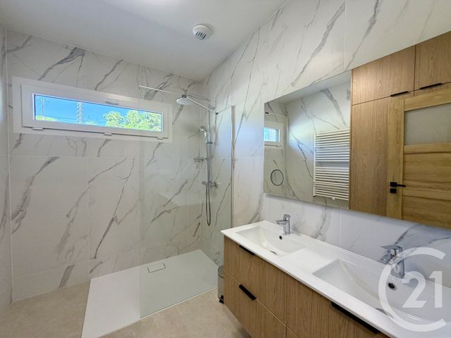 Maison &agrave; louer - 4 pi&egrave;ces - 110,96 m2 - La Freissinouse - 05 - PROVENCE-ALPES-COTE-D-AZUR