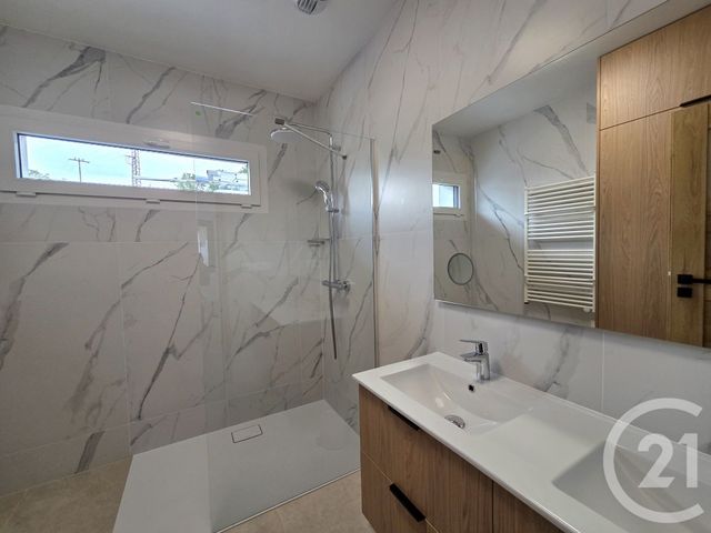 Maison &agrave; louer - 4 pi&egrave;ces - 110,96 m2 - La Freissinouse - 05 - PROVENCE-ALPES-COTE-D-AZUR