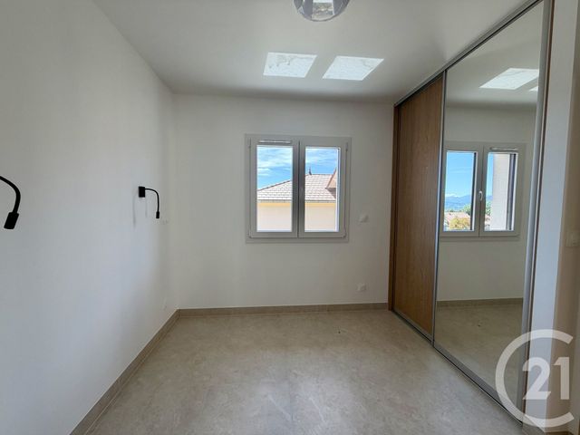 Maison &agrave; louer - 4 pi&egrave;ces - 110,96 m2 - La Freissinouse - 05 - PROVENCE-ALPES-COTE-D-AZUR