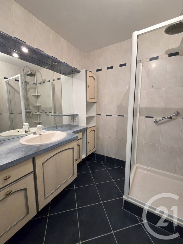Appartement T3 &agrave; louer - 3 pi&egrave;ces - 92,94 m2 - Gap - 05 - PROVENCE-ALPES-COTE-D-AZUR