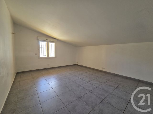Appartement F2 &agrave; louer - 2 pi&egrave;ces - 65,44 m2 - Gap - 05 - PROVENCE-ALPES-COTE-D-AZUR