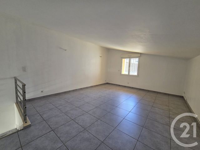 Appartement F2 &agrave; louer - 2 pi&egrave;ces - 65,44 m2 - Gap - 05 - PROVENCE-ALPES-COTE-D-AZUR
