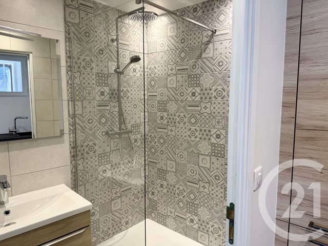 Appartement F3 &agrave; louer - 3 pi&egrave;ces - 54,36 m2 - Gap - 05 - PROVENCE-ALPES-COTE-D-AZUR