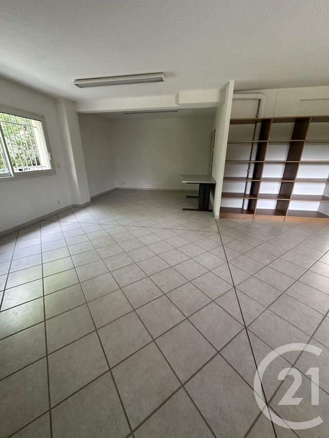 Bureaux à louer - 90.36 m2 - 05 - Hautes-Alpes