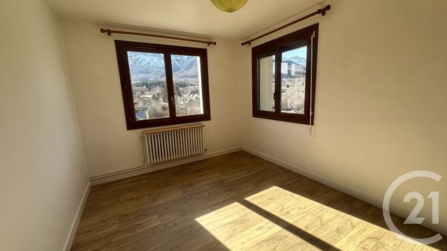 Maison &agrave; louer - 6 pi&egrave;ces - 139,90 m2 - St Bonnet En Champsaur - 05 - PROVENCE-ALPES-COTE-D-AZUR