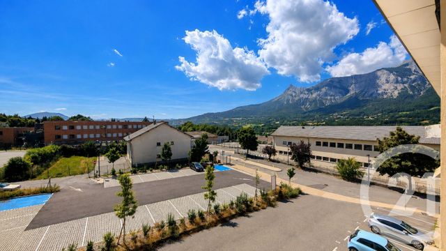 Appartement T4 &agrave; vendre - 4 pi&egrave;ces - 74,22 m2 - St Bonnet En Champsaur - 05 - PROVENCE-ALPES-COTE-D-AZUR