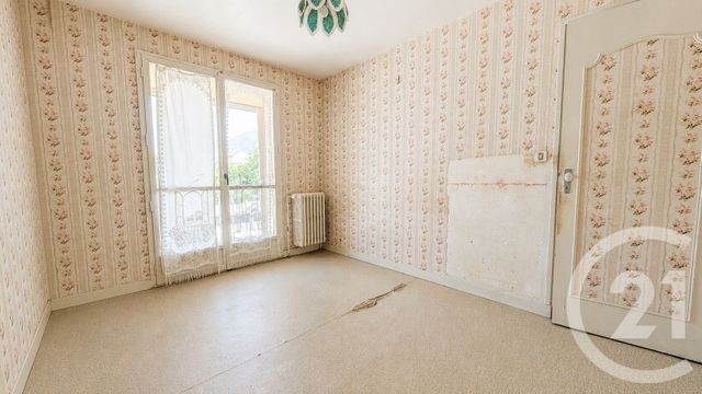 Appartement T4 &agrave; vendre - 4 pi&egrave;ces - 74,22 m2 - St Bonnet En Champsaur - 05 - PROVENCE-ALPES-COTE-D-AZUR
