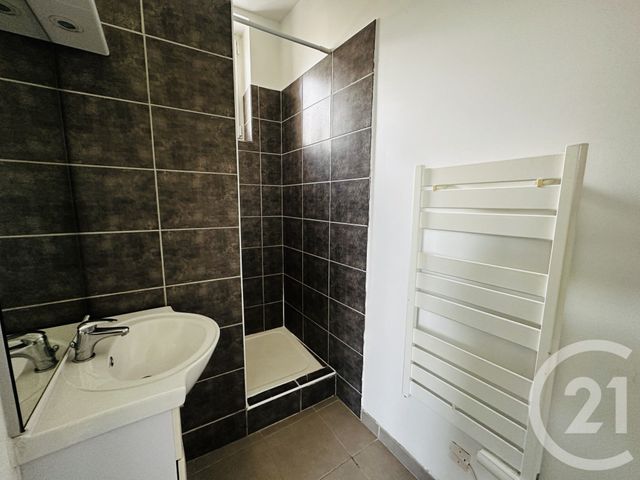 Appartement T2 &agrave; louer - 2 pi&egrave;ces - 30,01 m2 - St Jean St Nicolas - 05 - PROVENCE-ALPES-COTE-D-AZUR