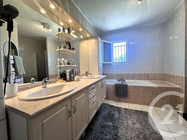 Maison à vendre - 6 pièces - 152 m2 - St Quentin De Baron - 33 - AQUITAINE