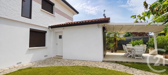 Maison &agrave; vendre - 8 pi&egrave;ces - 204 m2 - Camblanes Et Meynac - 33 - AQUITAINE