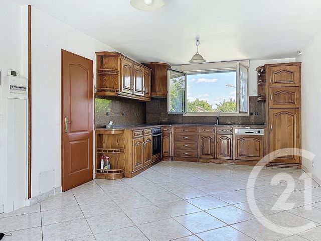 Maison à vendre - 7 pièces - 110 m2 - Brie Comte Robert - 77 - ILE-DE-FRANCE