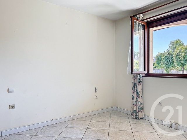 Maison à vendre - 7 pièces - 110 m2 - Brie Comte Robert - 77 - ILE-DE-FRANCE