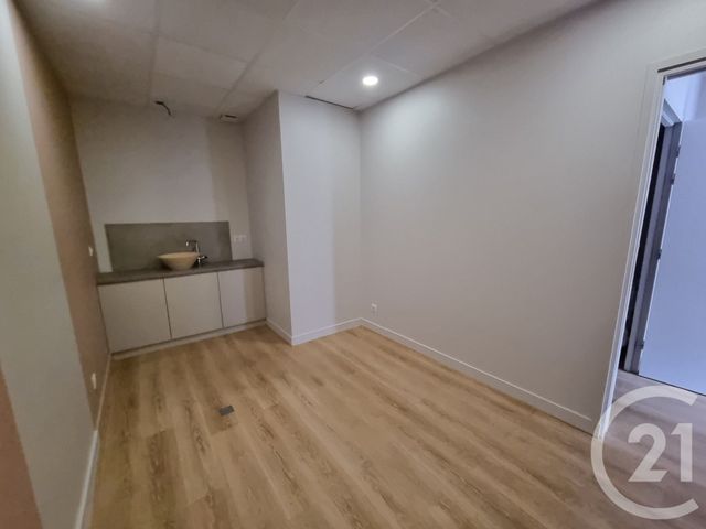 Local commercial à louer - 54.86 m2 - 94 - Val-de-Marne