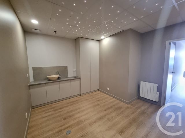 Local commercial à louer - 54.86 m2 - 94 - Val-de-Marne