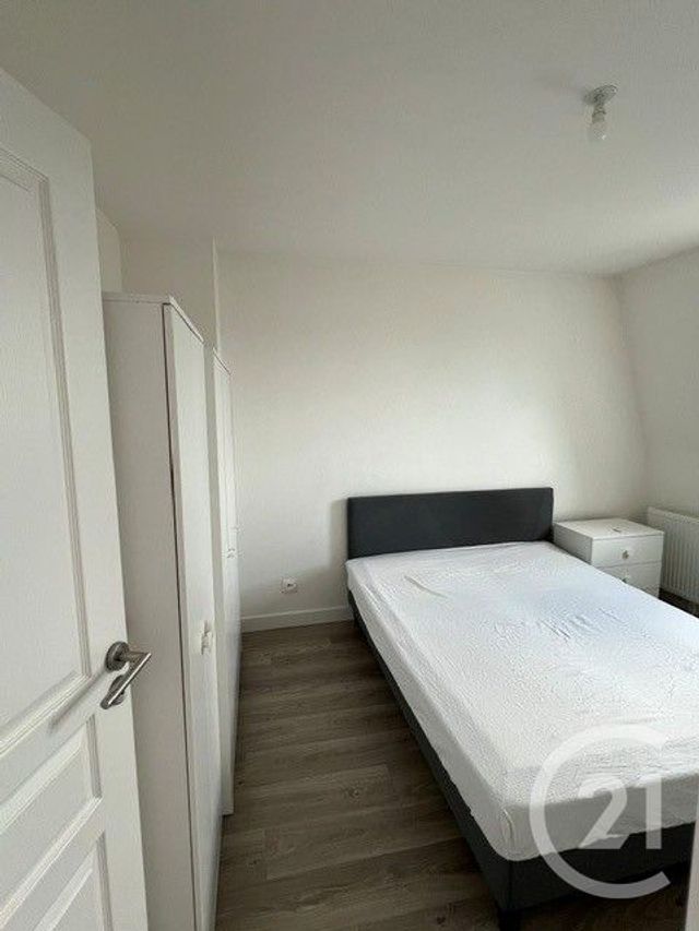 Appartement &agrave; louer - 2 pi&egrave;ces - 25,75 m2 - Ste Genevieve Des Bois - 91 - ILE-DE-FRANCE