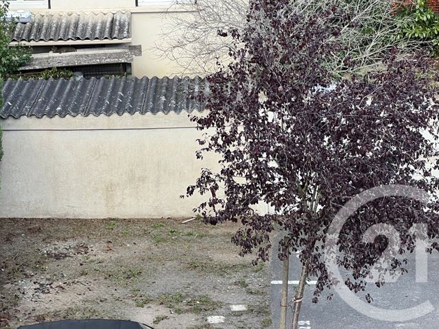 Appartement &agrave; louer - 2 pi&egrave;ces - 25,75 m2 - Ste Genevieve Des Bois - 91 - ILE-DE-FRANCE