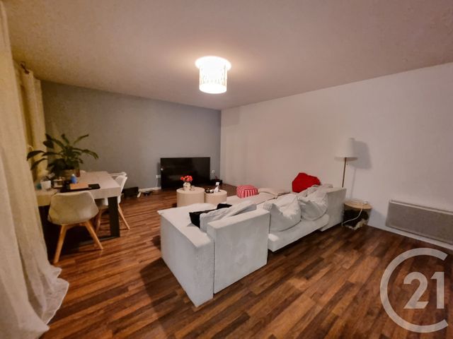 Appartement F2 &agrave; louer - 2 pi&egrave;ces - 56,72 m2 - Combs La Ville - 77 - ILE-DE-FRANCE