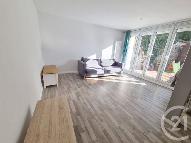 Maison &agrave; louer - 3 pi&egrave;ces - 47,30 m2 - Perigny Sur Yerres - 94 - ILE-DE-FRANCE