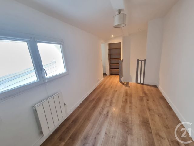 Appartement Duplex &agrave; louer - 2 pi&egrave;ces - 40,56 m2 - Mandres Les Roses - 94 - ILE-DE-FRANCE