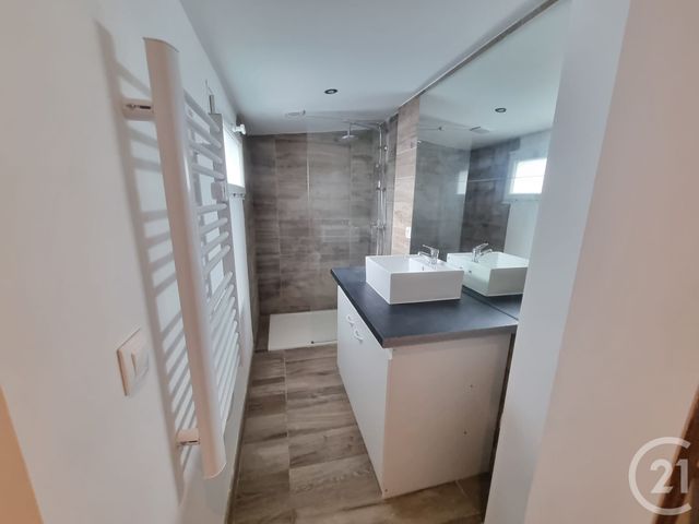 Appartement Duplex &agrave; louer - 2 pi&egrave;ces - 40,56 m2 - Mandres Les Roses - 94 - ILE-DE-FRANCE
