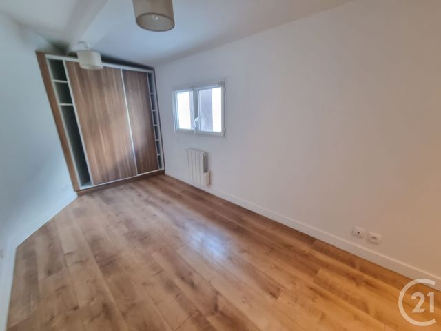 Appartement Duplex &agrave; louer - 2 pi&egrave;ces - 40,56 m2 - Mandres Les Roses - 94 - ILE-DE-FRANCE