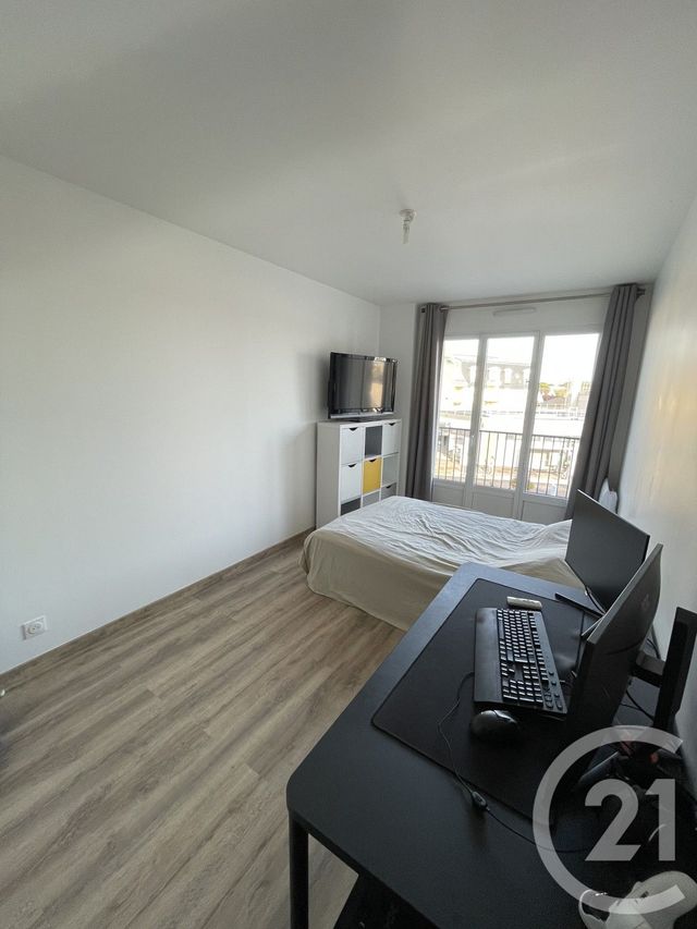 Appartement F3 à vendre - 3 pièces - 57 m2 - Pontault Combault - 77 - ILE-DE-FRANCE