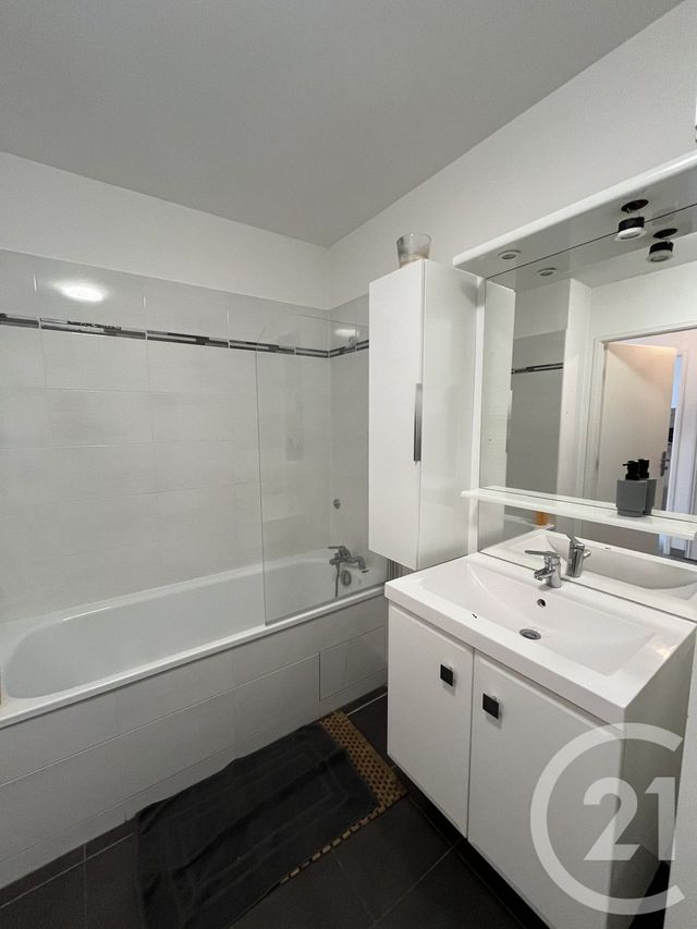 Appartement F2 à vendre - 2 pièces - 40,96 m2 - Pontault Combault - 77 - ILE-DE-FRANCE