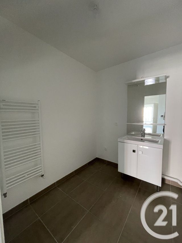 Appartement F3 à vendre - 3 pièces - 57 m2 - Ozoir La Ferriere - 77 - ILE-DE-FRANCE