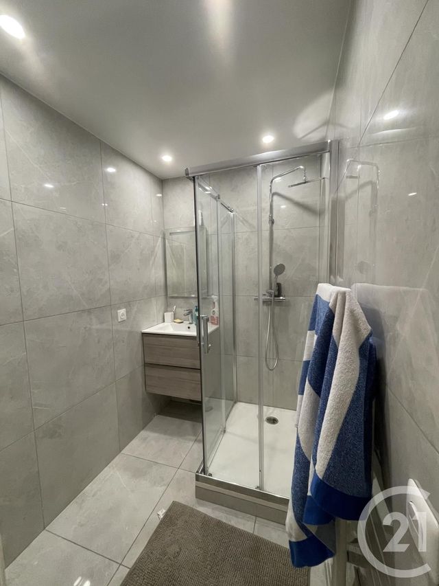 Maison à louer - 6 pièces - 135 m2 - La Queue En Brie - 94 - ILE-DE-FRANCE