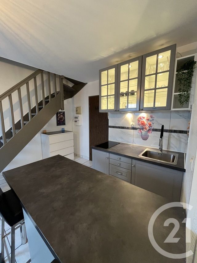 Appartement Studio à louer - 1 pièce - 31 m2 - Pontault Combault - 77 - ILE-DE-FRANCE
