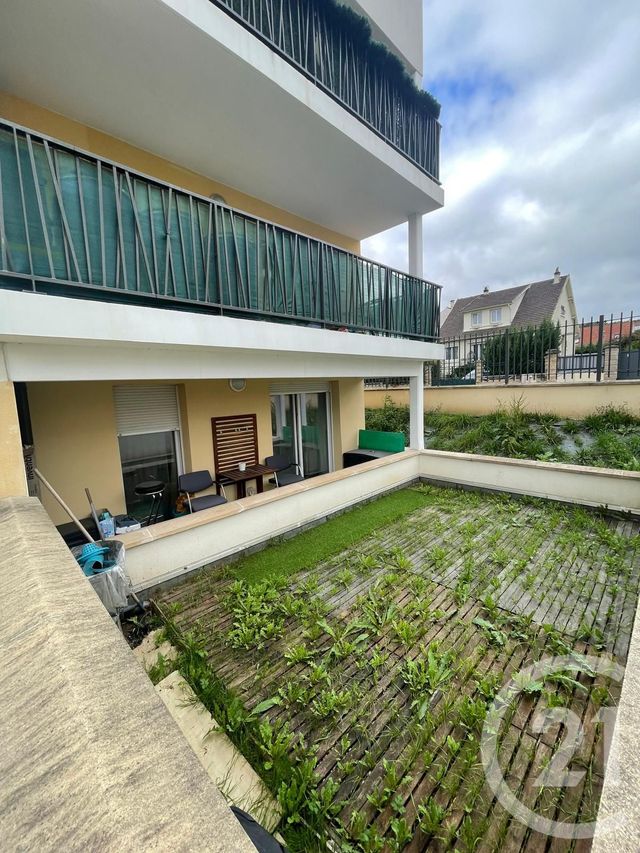 Prix immobilier CHANTELOUP LES VIGNES - Photo d’un appartement vendu