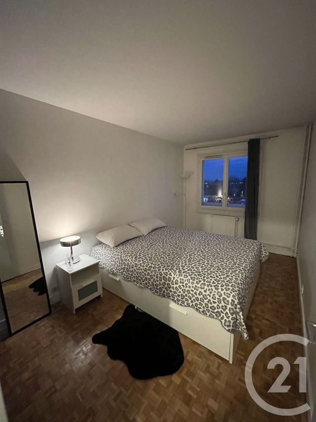 Appartement F2 &agrave; louer - 2 pi&egrave;ces - 65 m2 - Noisy Le Grand - 93 - ILE-DE-FRANCE