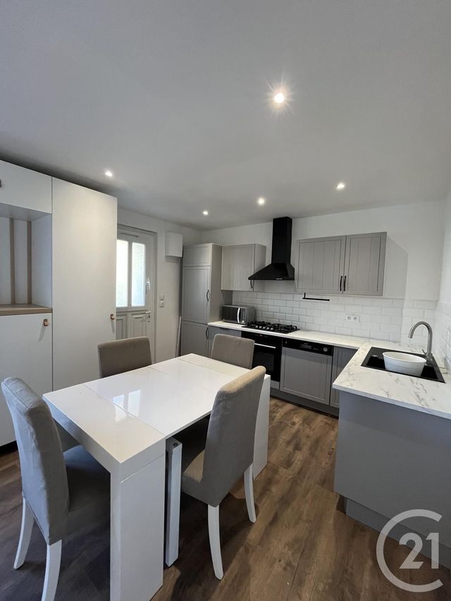 Appartement F2 à louer - 2 pièces - 45 m2 - Chennevieres Sur Marne - 94 - ILE-DE-FRANCE