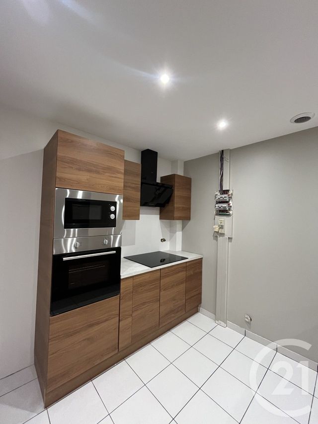 Appartement Studio à louer - 1 pièce - 37 m2 - Roissy En Brie - 77 - ILE-DE-FRANCE