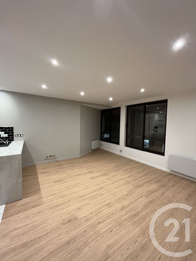 Appartement Studio à louer - 1 pièce - 37 m2 - Roissy En Brie - 77 - ILE-DE-FRANCE