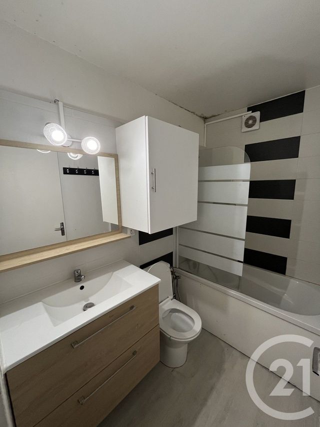 Appartement Studio &agrave; louer - 1 pi&egrave;ce - 25 m2 - Roissy En Brie - 77 - ILE-DE-FRANCE