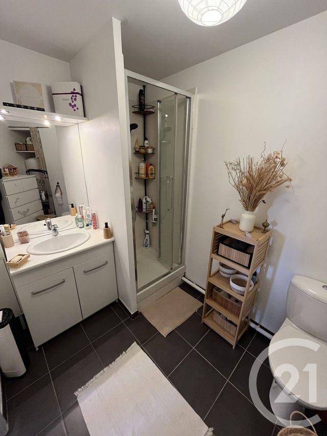 Appartement Studio &agrave; louer - 1 pi&egrave;ce - 31 m2 - Fontenay Tresigny - 77 - ILE-DE-FRANCE