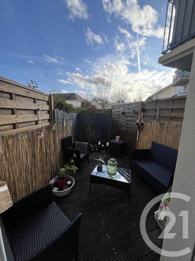 Appartement Studio &agrave; louer - 1 pi&egrave;ce - 31 m2 - Fontenay Tresigny - 77 - ILE-DE-FRANCE