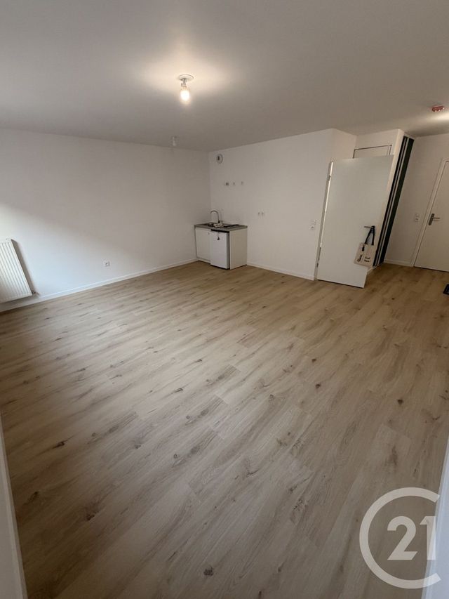 Appartement Studio &agrave; louer - 1 pi&egrave;ce - 39 m2 - Chennevieres Sur Marne - 94 - ILE-DE-FRANCE