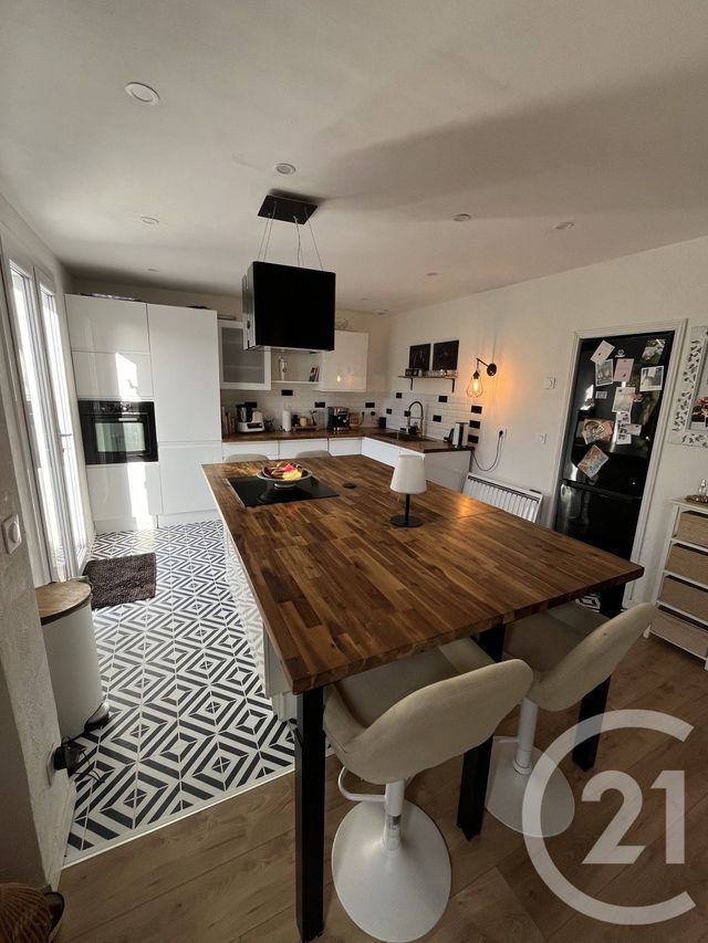 Maison &agrave; louer - 7 pi&egrave;ces - 165,63 m2 - Ozoir La Ferriere - 77 - ILE-DE-FRANCE