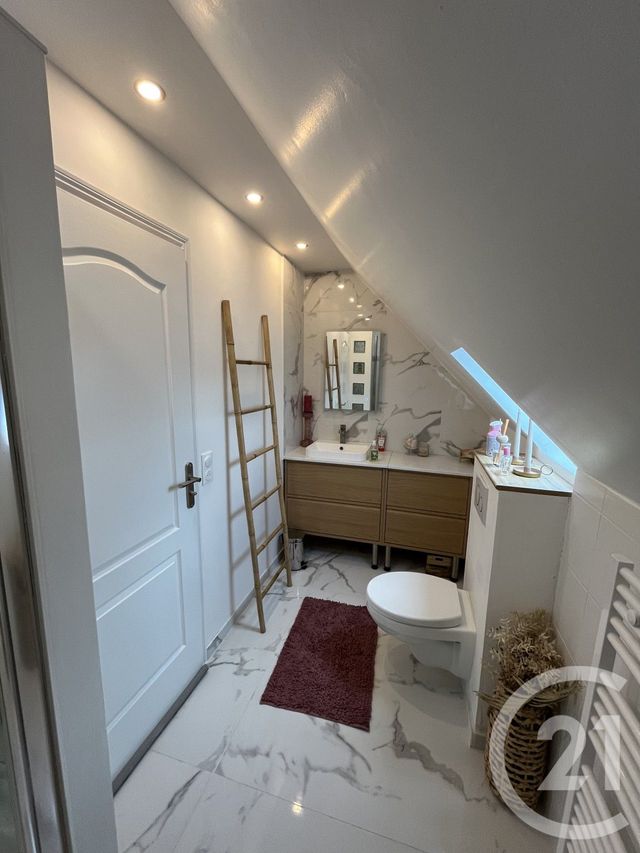 Maison &agrave; louer - 7 pi&egrave;ces - 165,63 m2 - Ozoir La Ferriere - 77 - ILE-DE-FRANCE