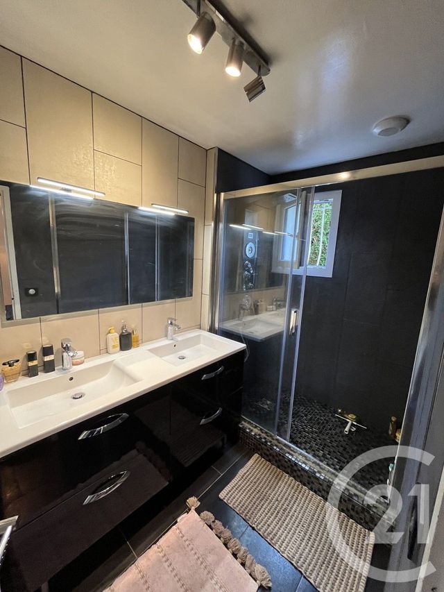 Maison &agrave; louer - 7 pi&egrave;ces - 165,63 m2 - Ozoir La Ferriere - 77 - ILE-DE-FRANCE