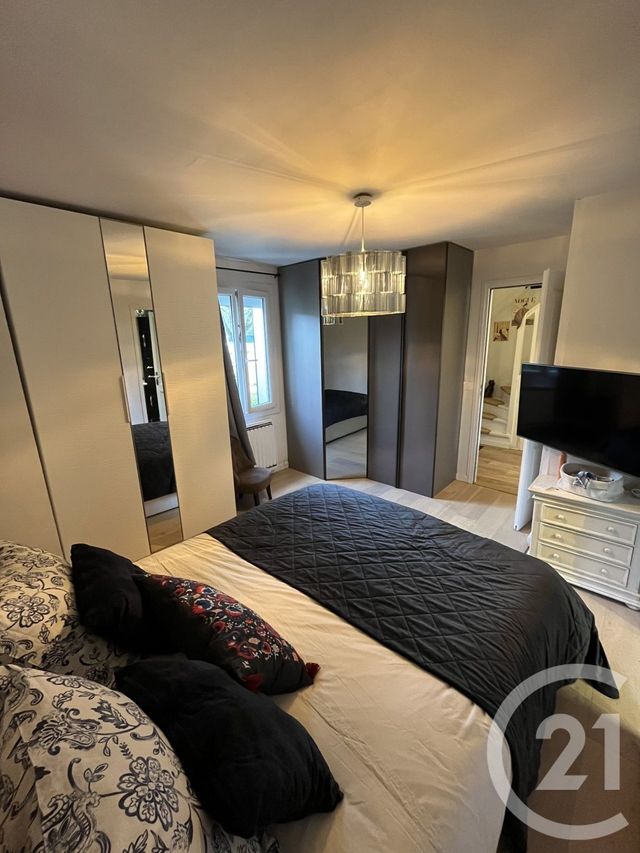 Maison &agrave; louer - 7 pi&egrave;ces - 165,63 m2 - Ozoir La Ferriere - 77 - ILE-DE-FRANCE