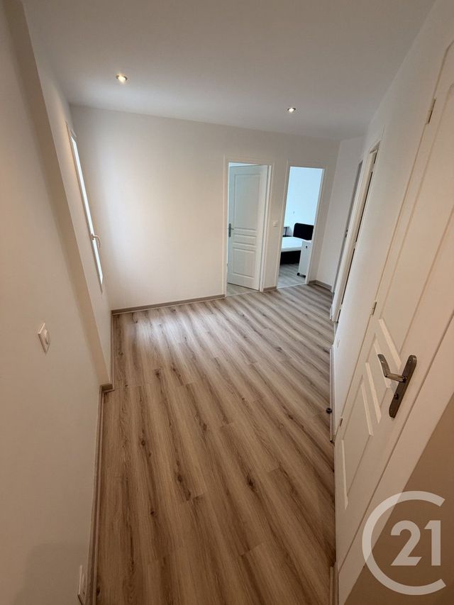 Appartement F4 &agrave; louer - 4 pi&egrave;ces - 75 m2 - Champs Sur Marne - 77 - ILE-DE-FRANCE