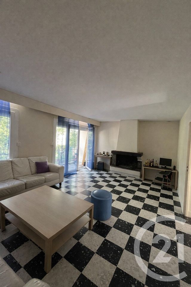 Appartement F3 &agrave; louer - 3 pi&egrave;ces - 61 m2 - Neuilly Plaisance - 93 - ILE-DE-FRANCE