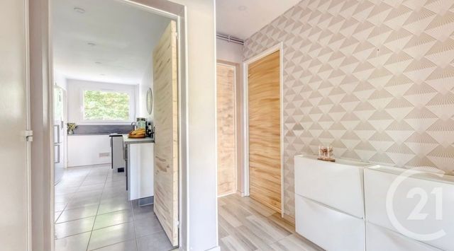 Appartement F3 &agrave; louer - 3 pi&egrave;ces - 57 m2 - Ozoir La Ferriere - 77 - ILE-DE-FRANCE