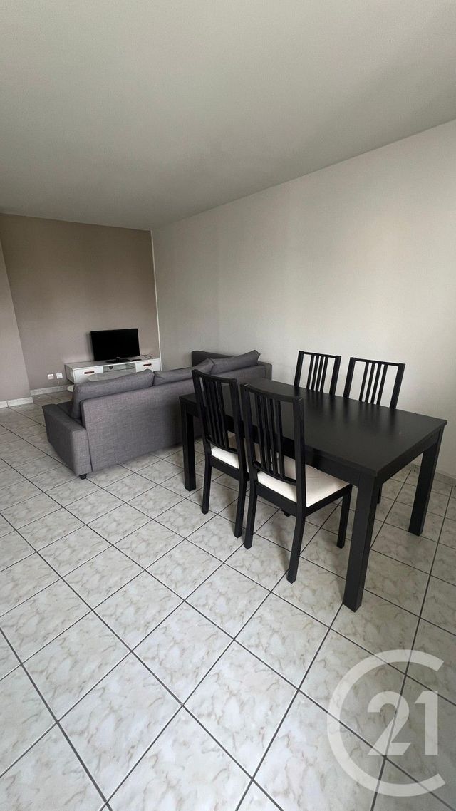 Appartement F2 &agrave; louer - 2 pi&egrave;ces - 52 m2 - Champs Sur Marne - 77 - ILE-DE-FRANCE