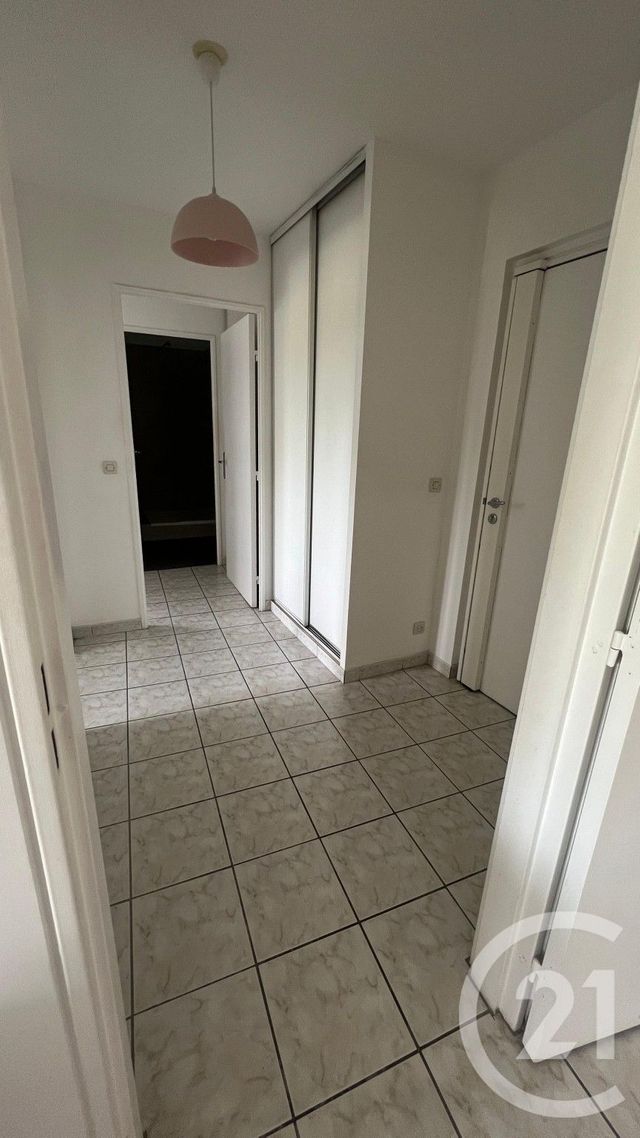 Appartement F2 &agrave; louer - 2 pi&egrave;ces - 52 m2 - Champs Sur Marne - 77 - ILE-DE-FRANCE