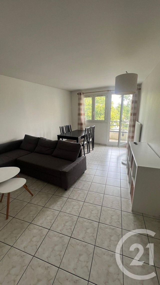 Appartement F2 &agrave; louer - 2 pi&egrave;ces - 52 m2 - Champs Sur Marne - 77 - ILE-DE-FRANCE