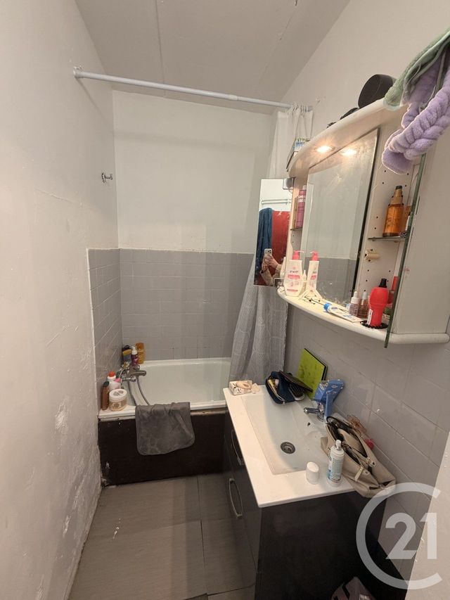 Appartement Chambre &agrave; louer - 1 pi&egrave;ce - 10 m2 - Ozoir La Ferriere - 77 - ILE-DE-FRANCE